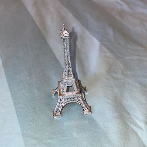 Eiffel tower ring holder